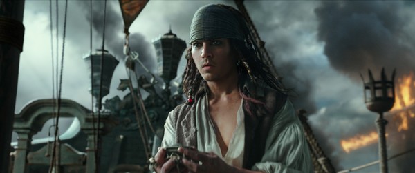 "PIRATES OF THE CARIBBEAN: DEAD MEN TELL NO TALES"..The villainous Captain Salazar (Javier Bardem) pursues Jack Sparrow (Johnny Depp) as he searches for the trident used by Poseidon..Ph: Film Frame..©Disney Enterprises, Inc. All Rights Reserved.